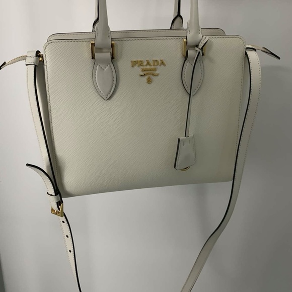 Prada bag - Picture 3 of 4